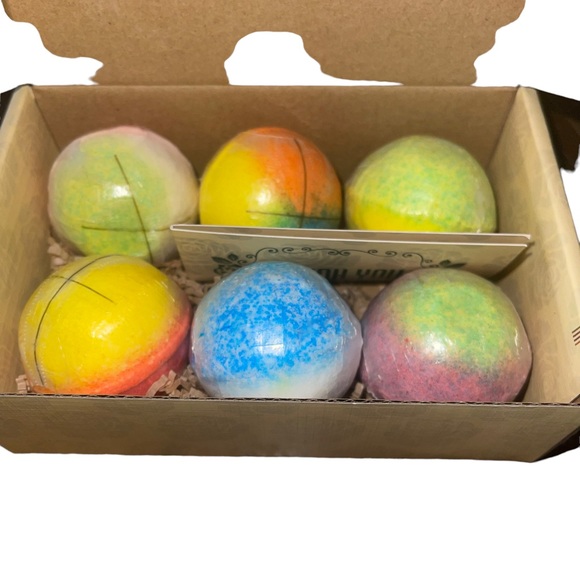 Enjoy Your Bath Time Handmade Pure Natural Essential Oil Bath Bombs Box of 6. - Picture 2 of 4
